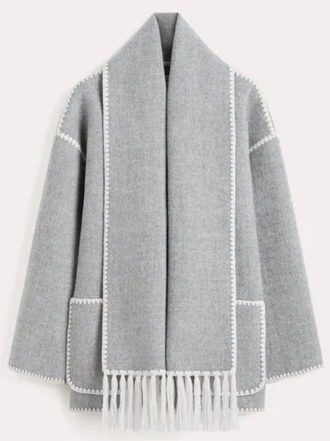 Elegant and versatile jacket with integrated scarf