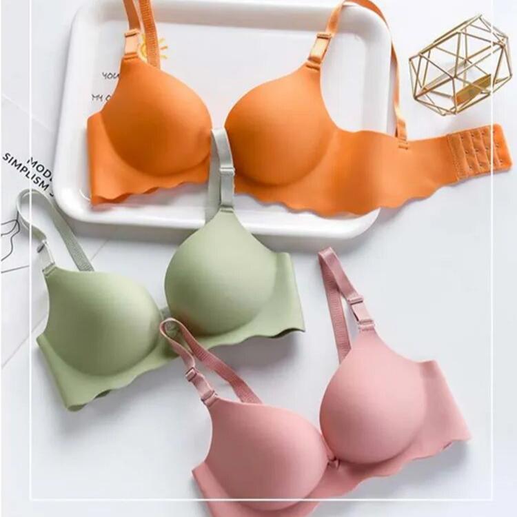 Lift-up bra for natural shape with complete discretion