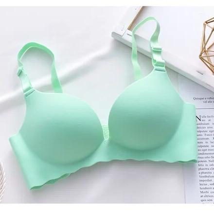 Lift-up bra for natural shape with complete discretion