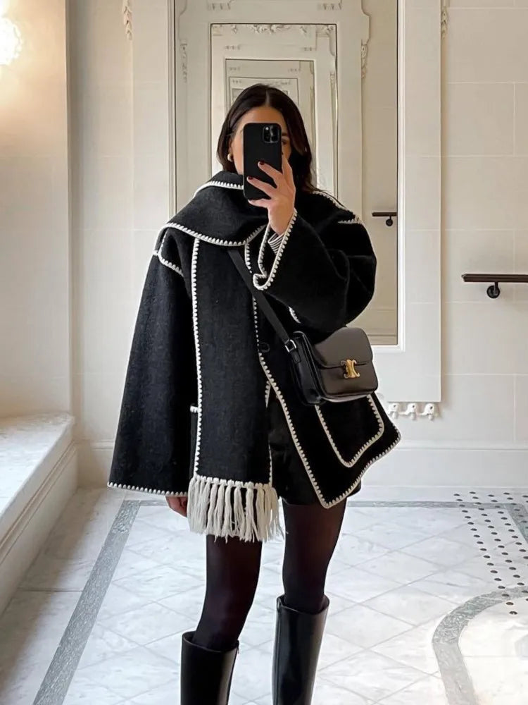 Elegant and versatile jacket with integrated scarf