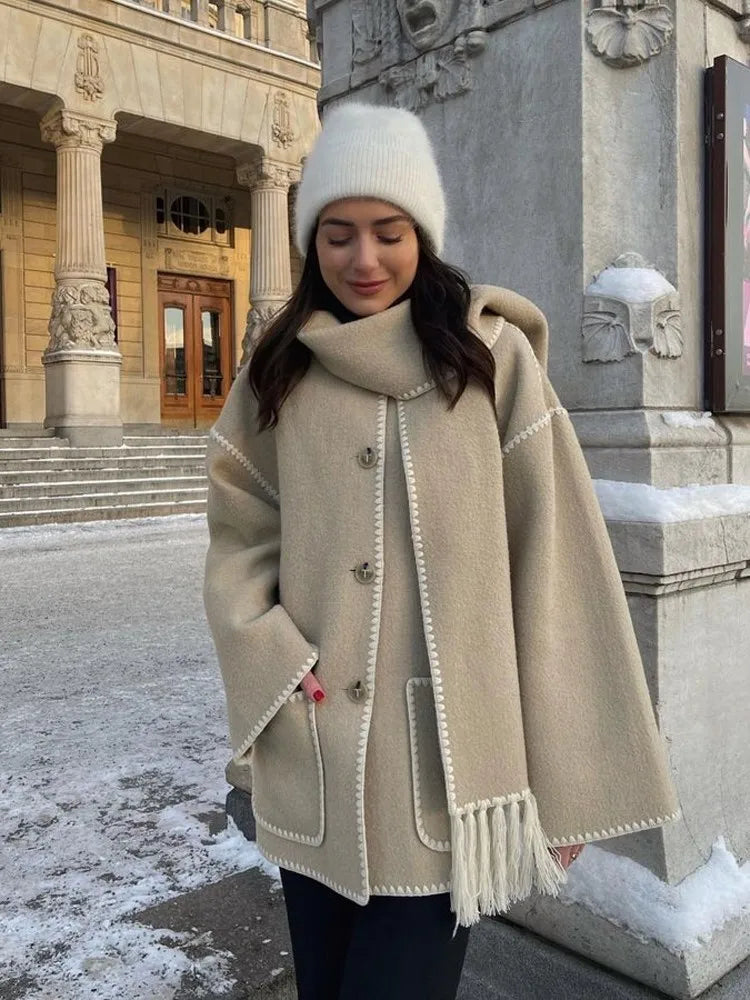 Elegant and versatile jacket with integrated scarf