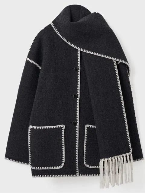Elegant and versatile jacket with integrated scarf
