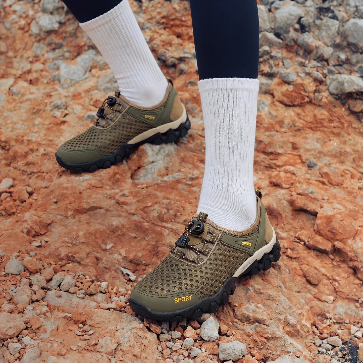 Orthopedic hiking shoes with quick-dry feature